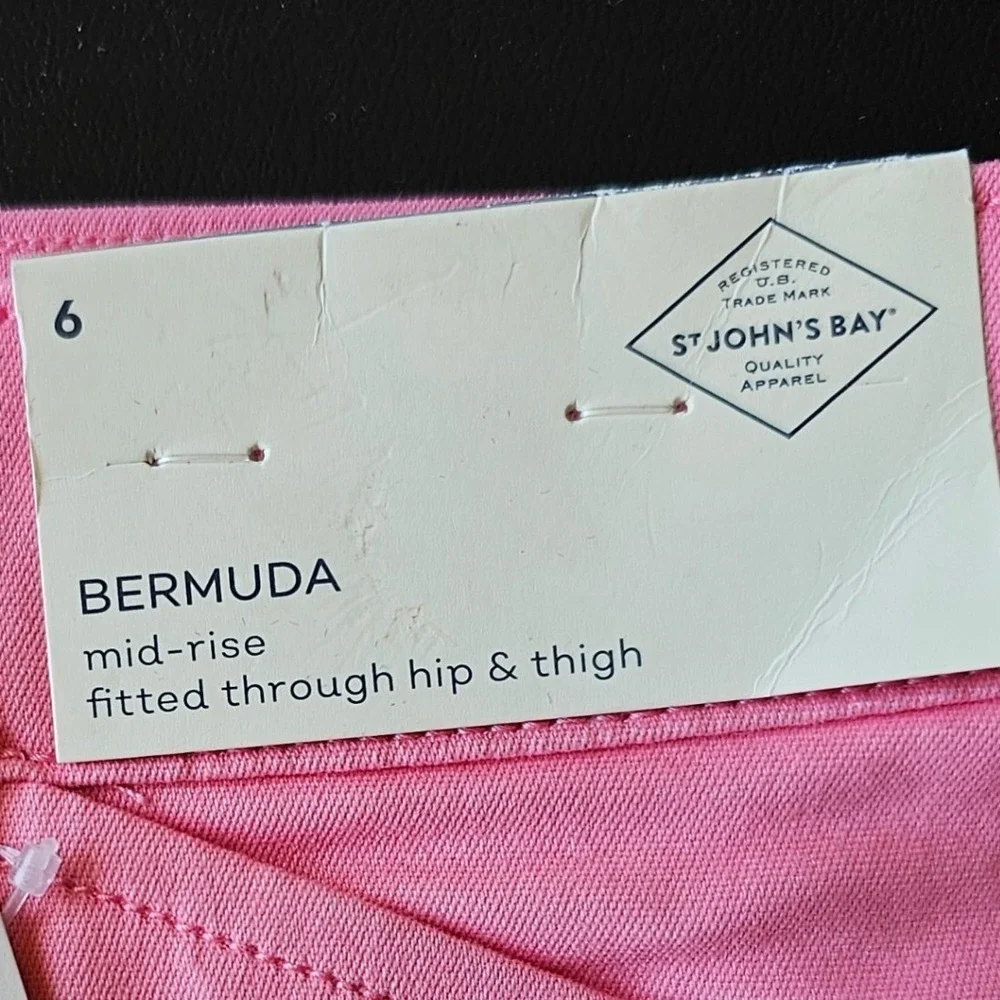 St Johns‎ Bay Womens Pink Bermuda Shorts Secretly Slender Mid Rise Size 6 NEW